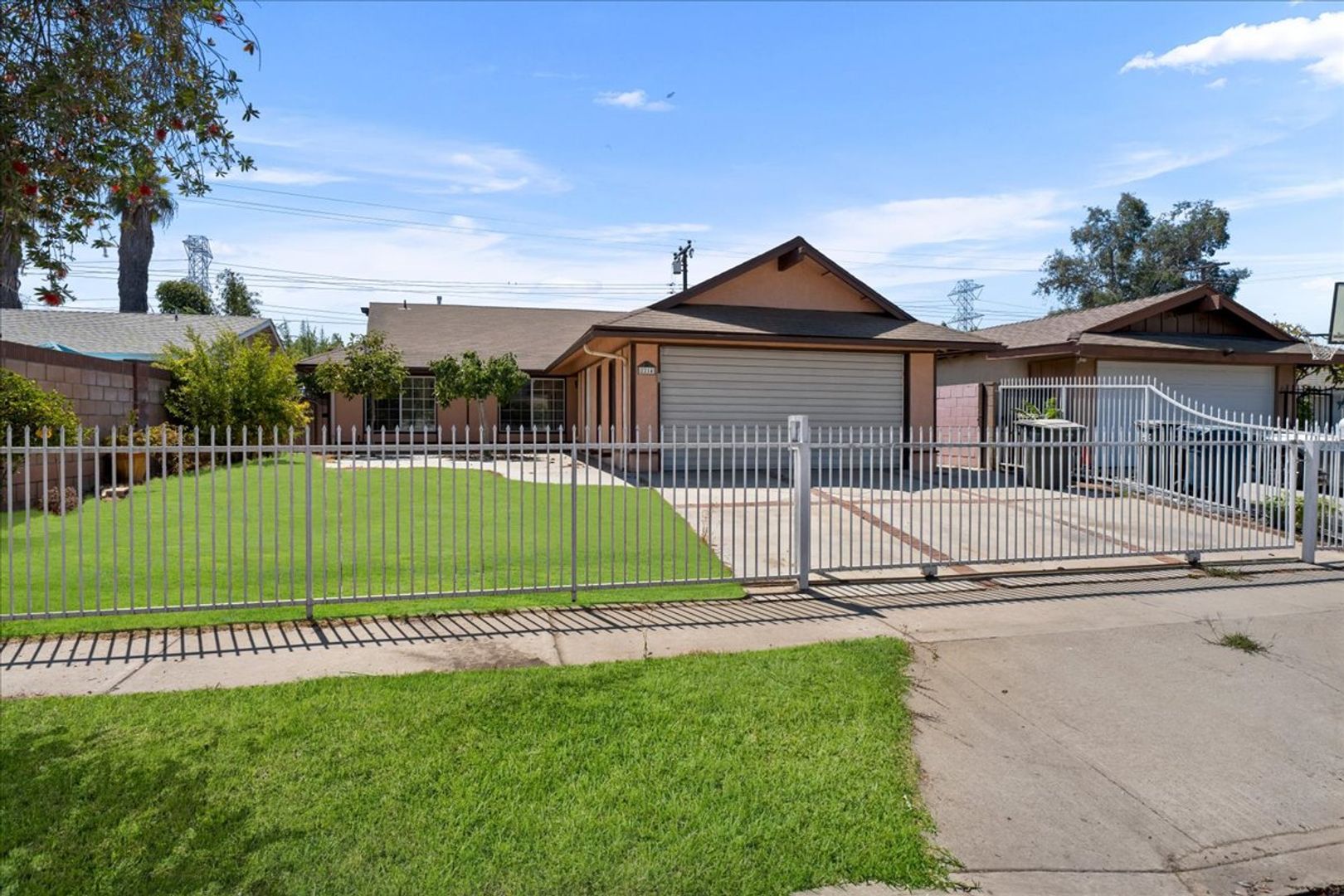 El Monte House: 2214 Silverbay Ave