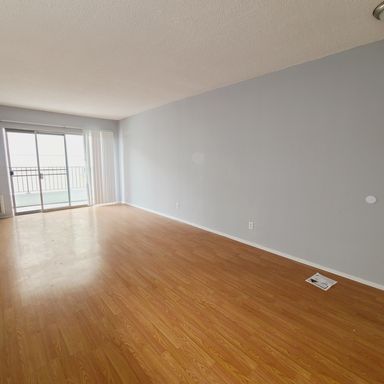 Live at the Center of Hollywood – Spacious Apartments Steps from the Walk of Fame & TCL Chinese Theatre – photo 1