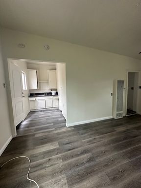 1 Bedroom 2 car parking