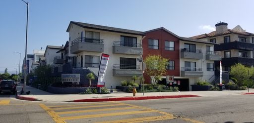 Huge Private bedroom in shared 2bd/2a apartment