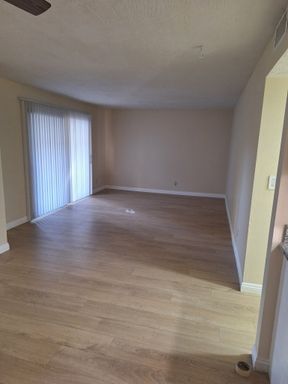 Redlands 2 bedroom 2 bath downstairs unit with large patio – photo 1