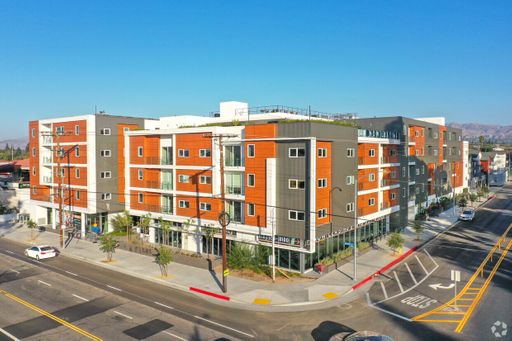 ✨ Fully-Furnished 1 Bed / 1 Bath at Aspire Apartments – Northridge ✨ – photo 1