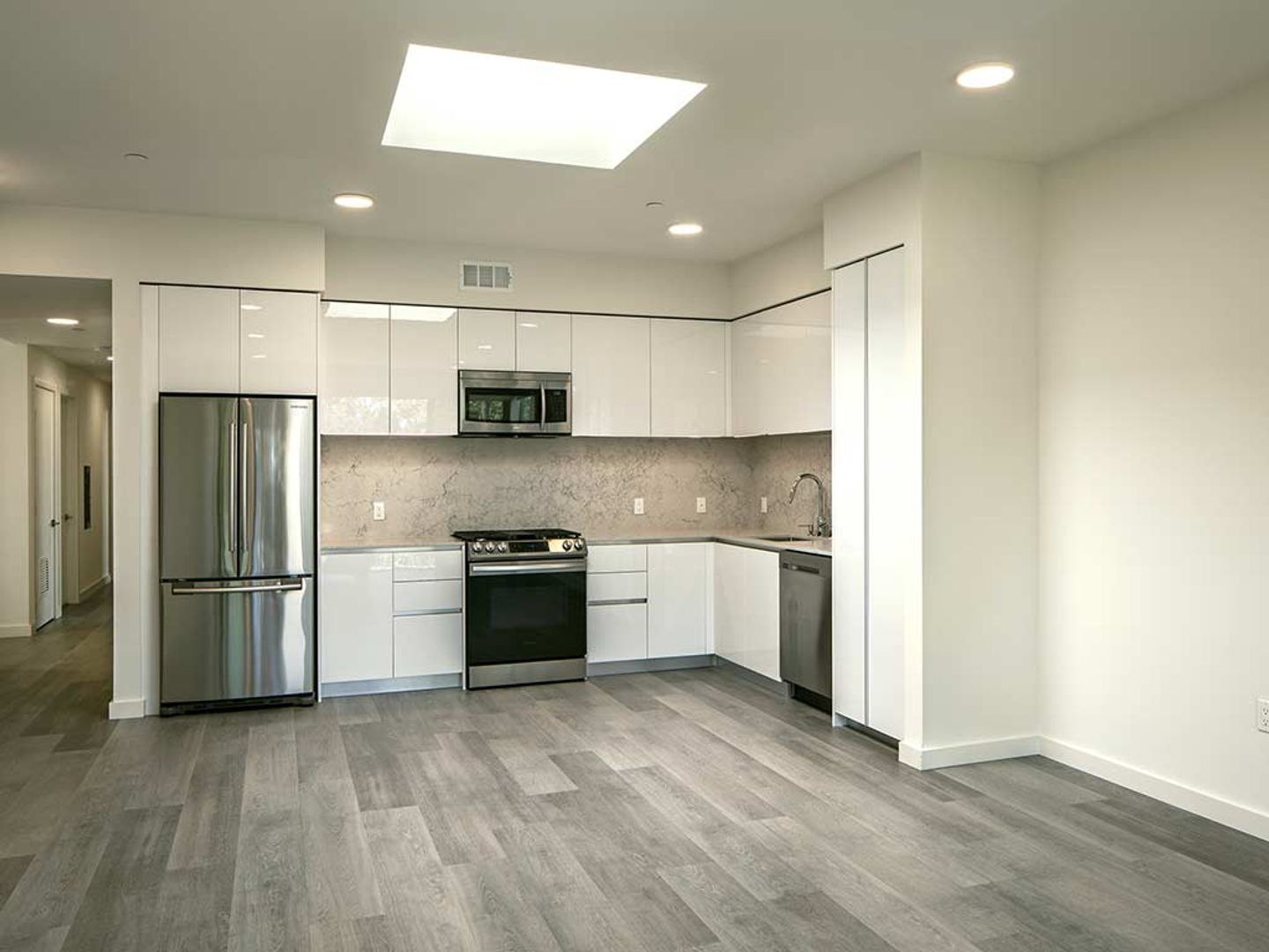 Studio City Apartment: 12012 Valleyheart Dr