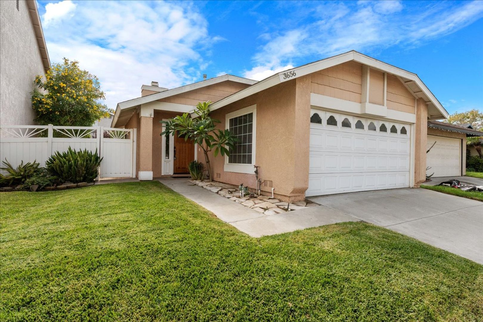 Ontario House: 3656 Caribou Ct