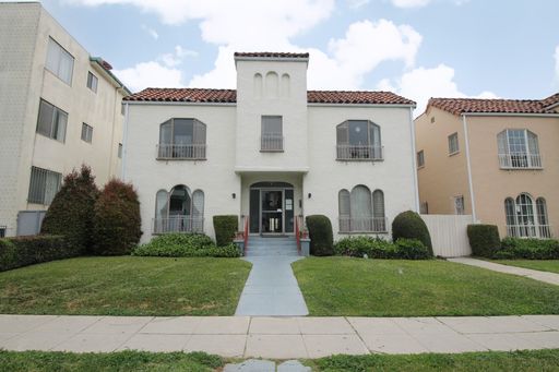 Charming 1 Bed 1 Bath in Prime Fairfax/miracle Mile! – photo 1