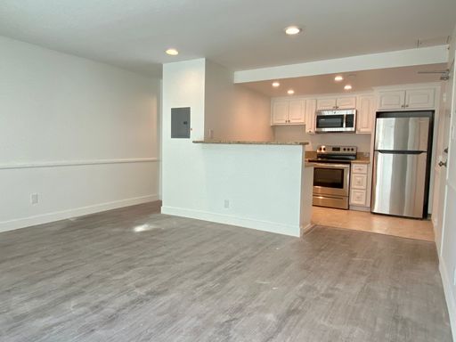 Studio apartment fully remodeled – photo 1