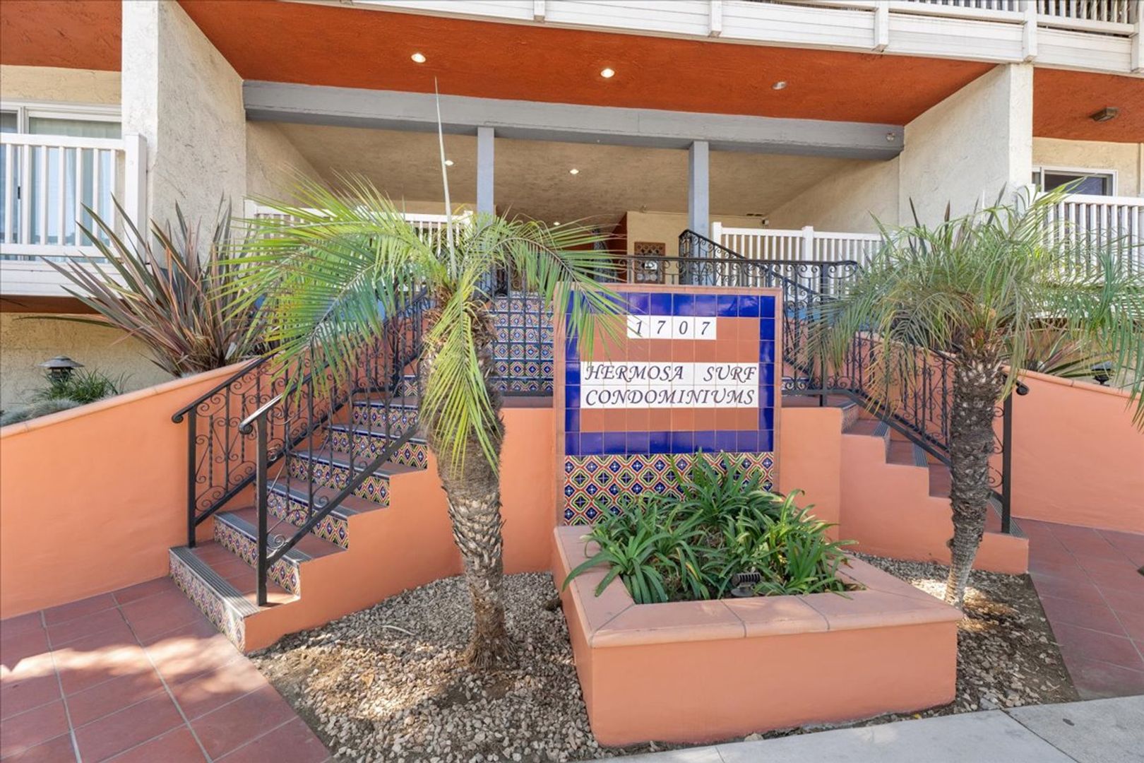 Hermosa Beach Condo: 1707 Pacific Coast Highway #307