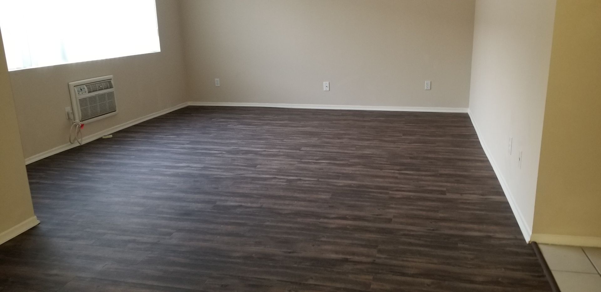 Northridge Apartment: 18415 Dearborn Street