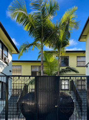 $0 Security Deposit- East Hollywood-upper 1 BEDROOM/1BATH – photo 1