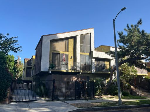 ** Beautiful, bright and spacious one-bedroom apartment in Studio City** – photo 1