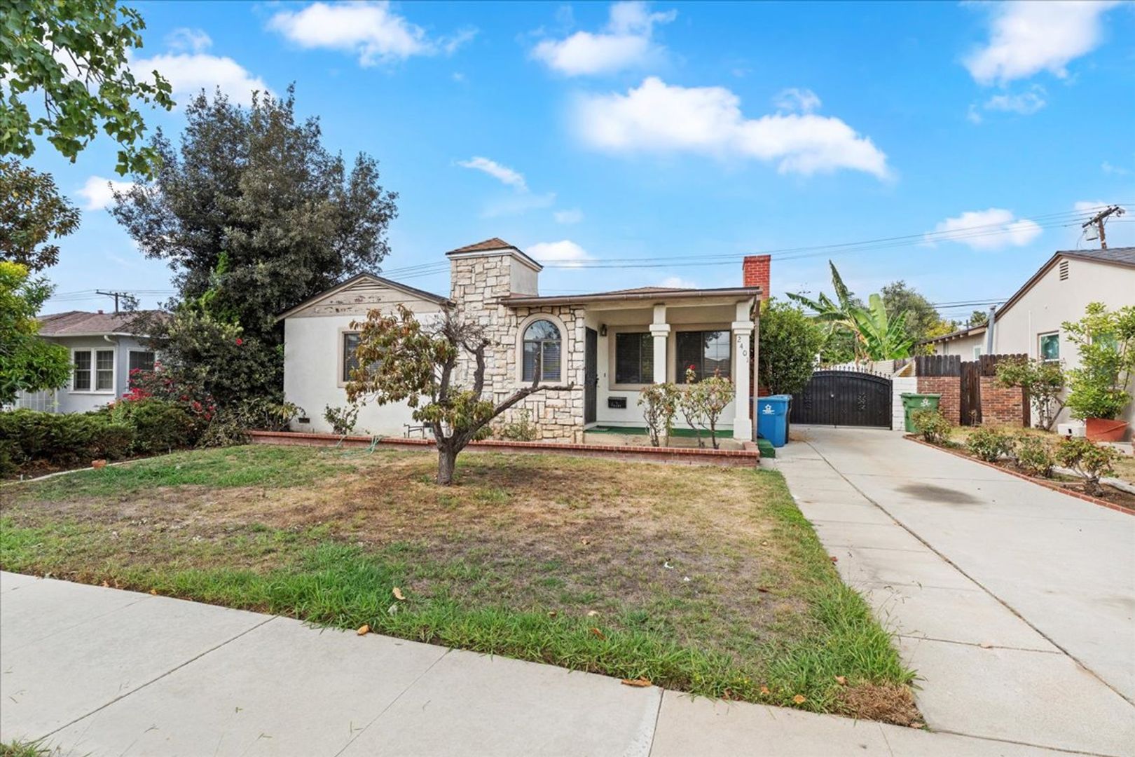 Alhambra House: 2401 Midwickhill Dr