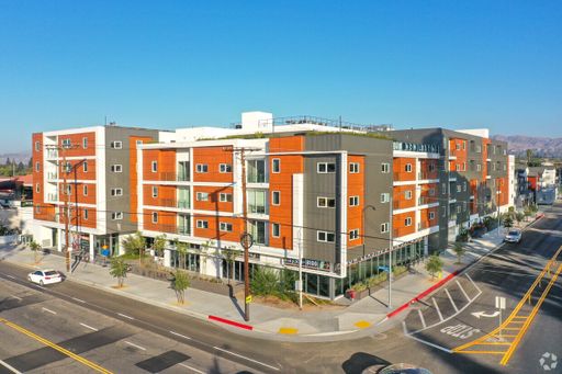Spacious 2 Bedroom 2 Bath Apartment Next to CSUN Campus – photo 1