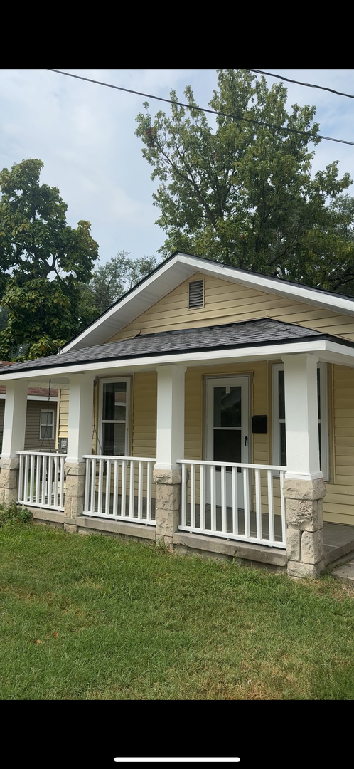 Columbia House: 803 N Seventh St