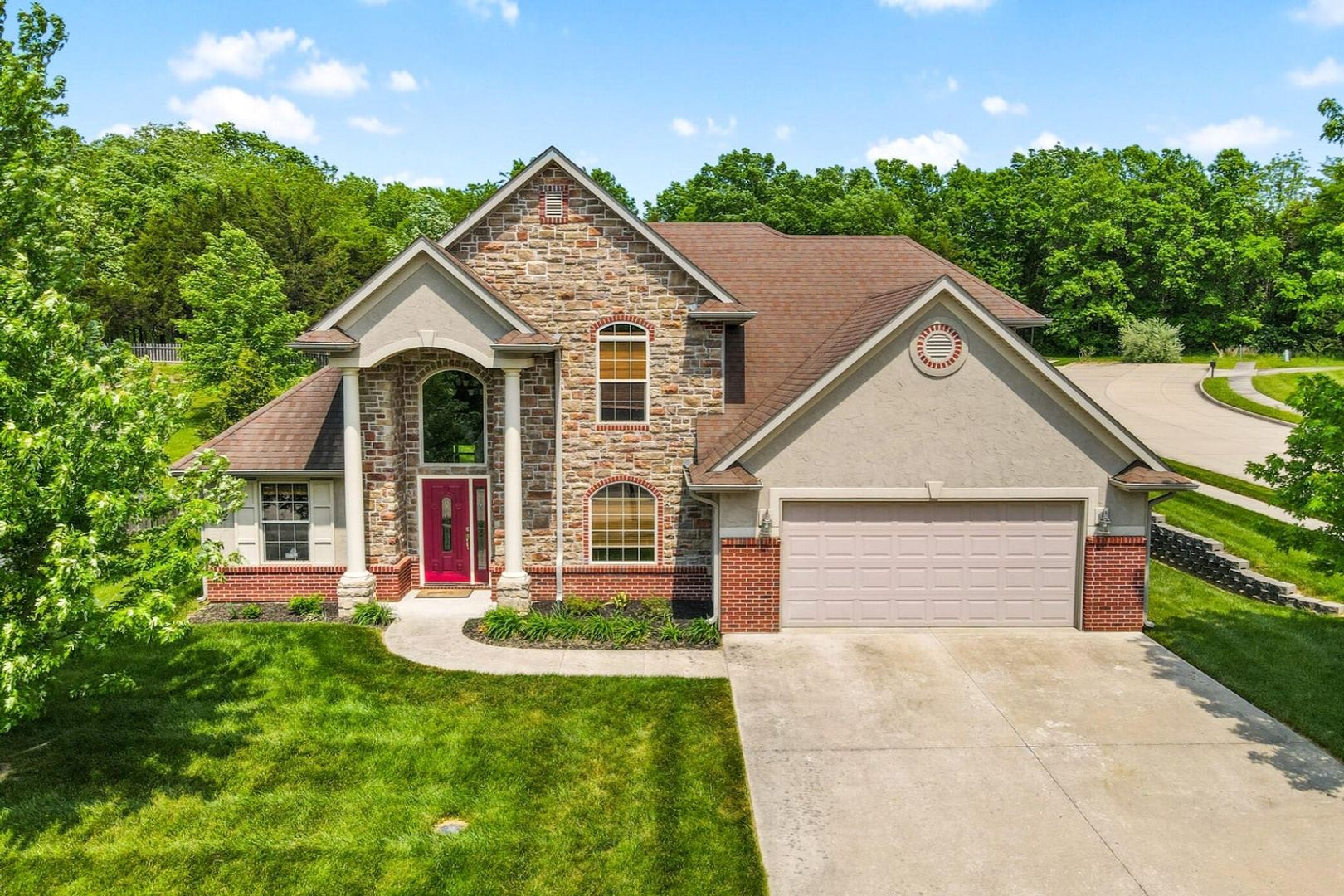 Columbia House: 5306 Hodgsdon Mill Dr