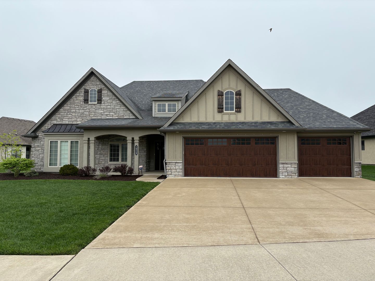 Columbia House: 1928 Lasso Circle