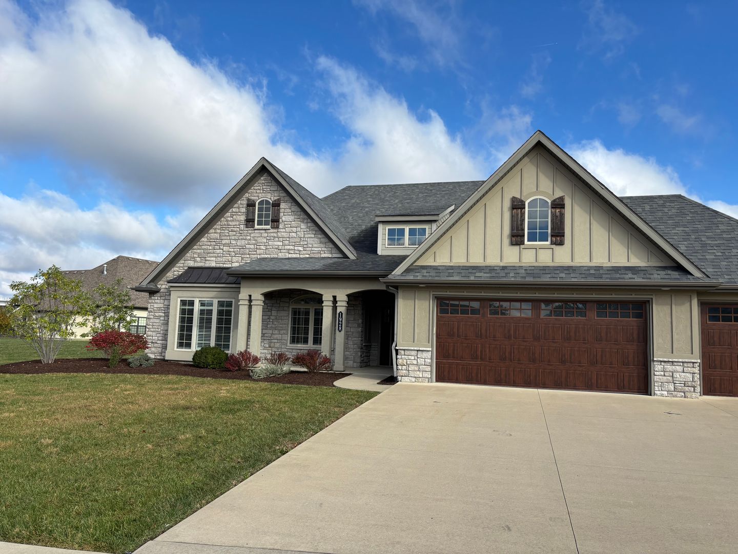 Columbia House: 1928 Lasso Circle