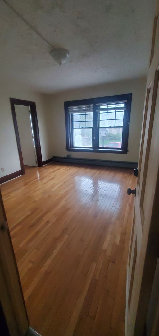 Kenmore Apartment: 2933 Delaware Ave.