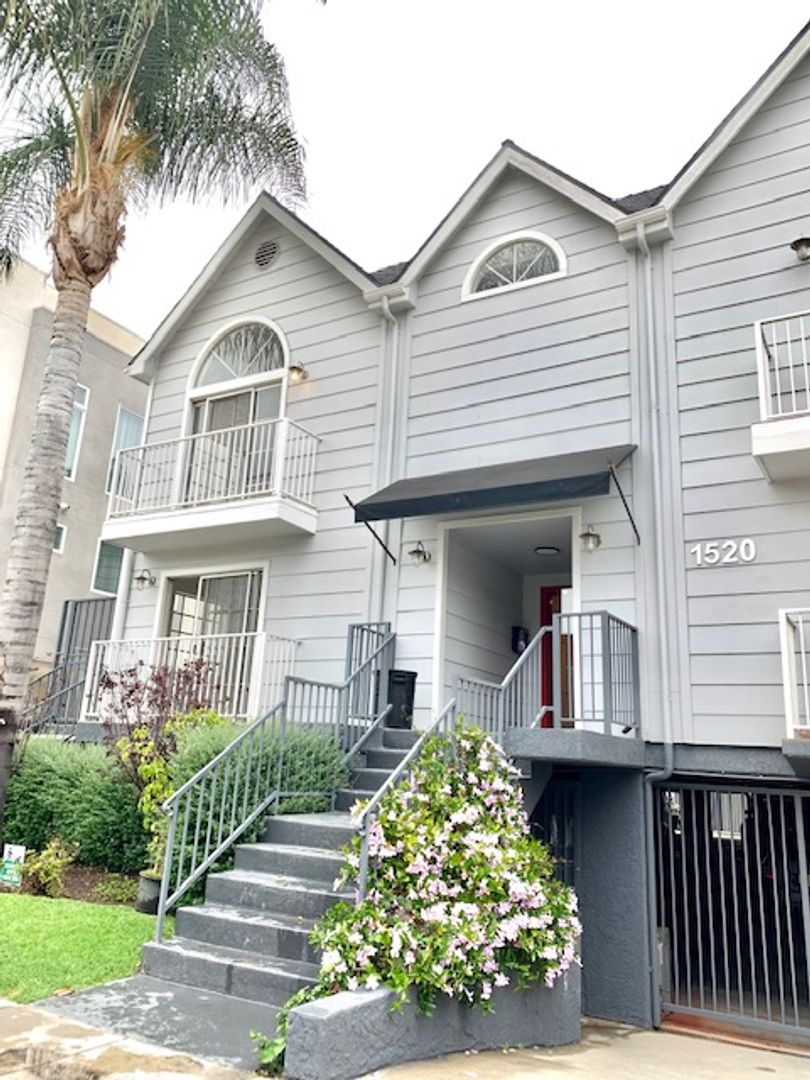 Los Angeles Apartment: 1520 S. Bedford St