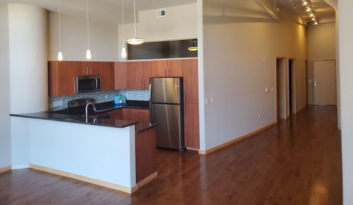 221 E. Oregon Street, Apt 111 – photo 1