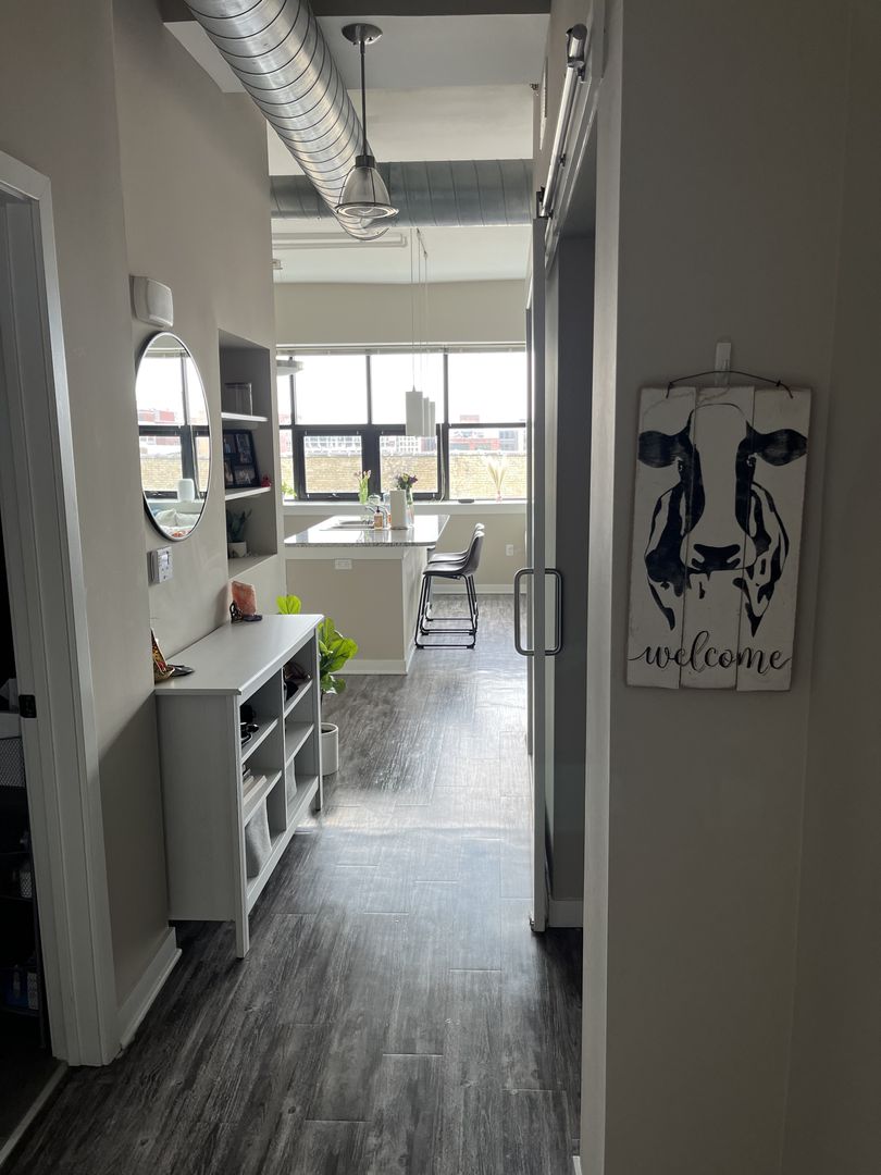 Milwaukee Apartment: 133 W. Pittsburgh