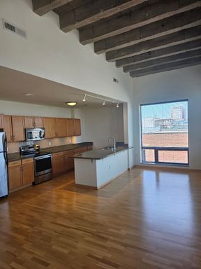 235 E Pittsburgh Ave, 401 – photo 1
