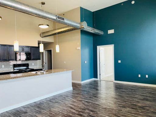 Gorgeous 3 bed/ 2 bath **FREE in unit WiFi** – photo 1