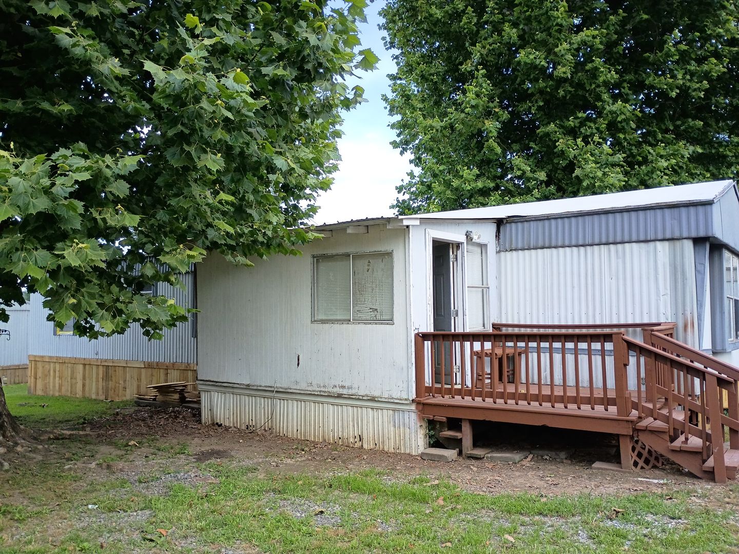 Cabot Apartment: 1000 W. Locust Street