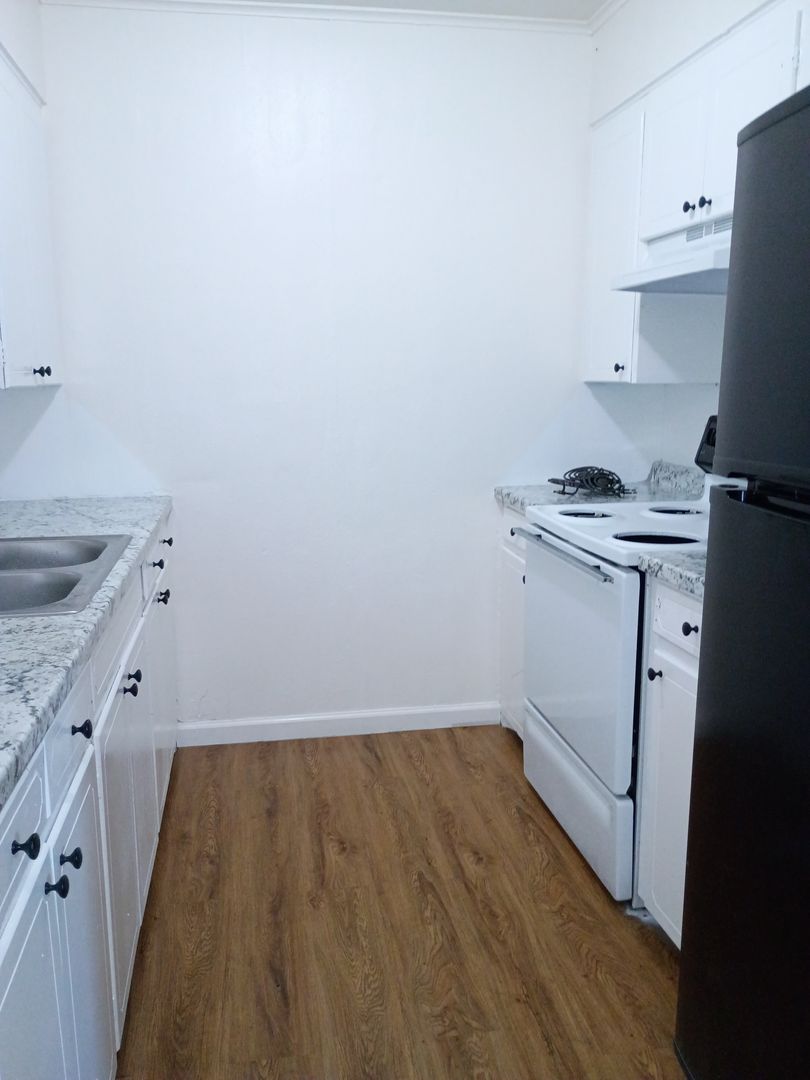 Mulberry Apartment: 100 Reynolds