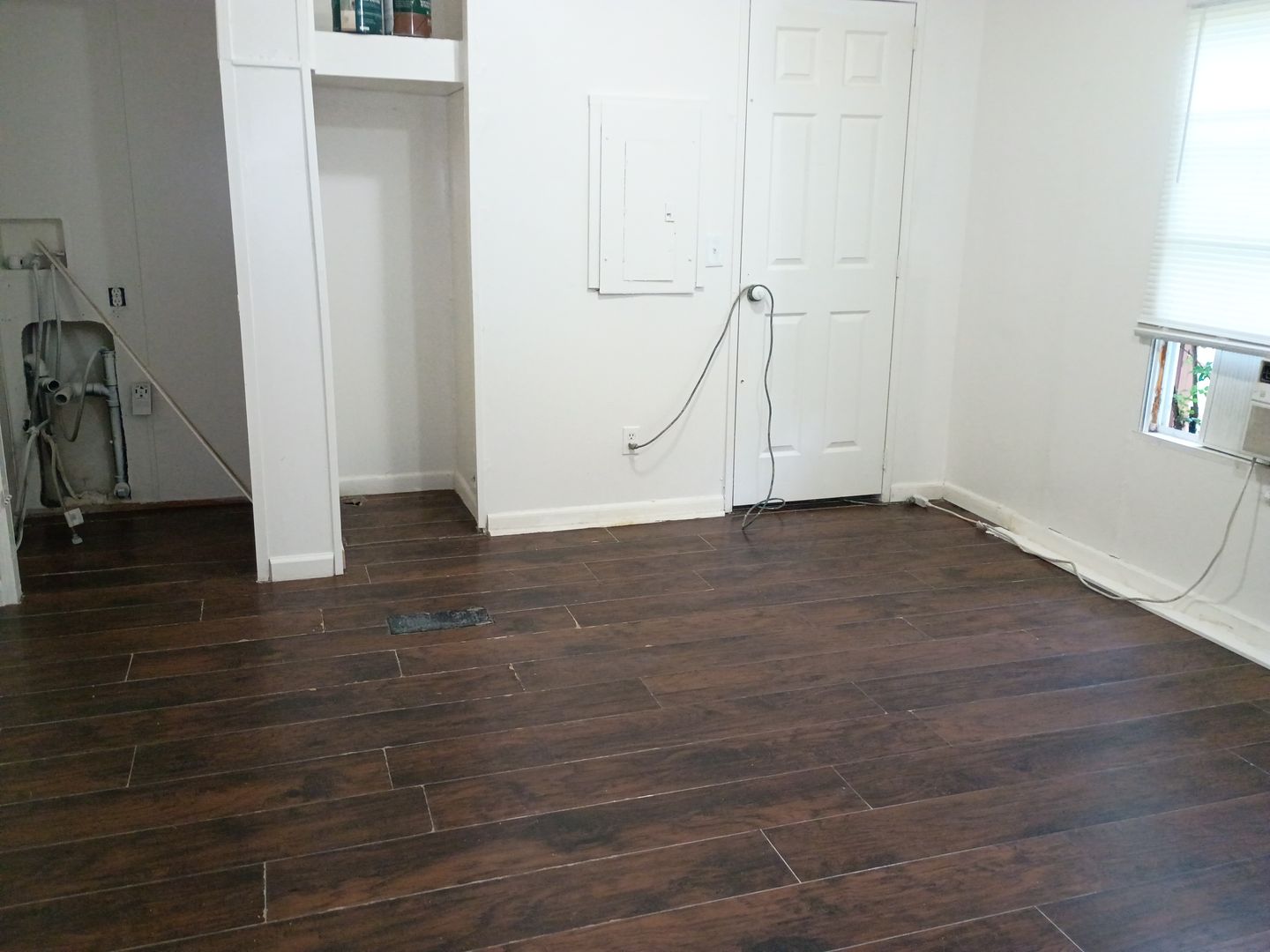 Cabot Apartment: 1000 W. Locust Street