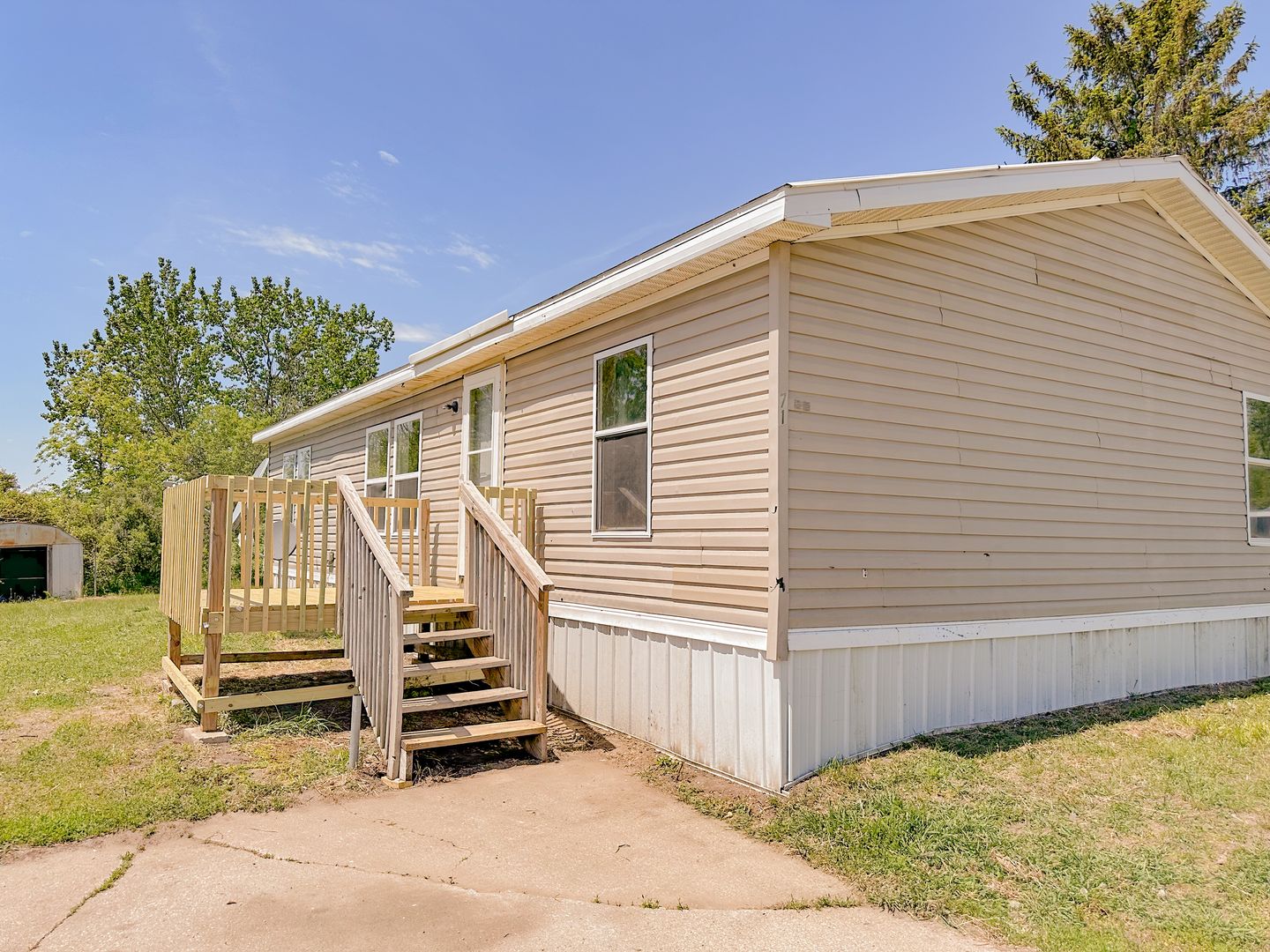 Maxwell Apartment: 31100 653RD AVE