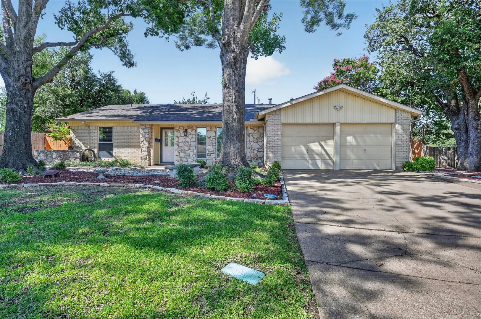 Arlington House: 1306 Pueblo Ct.
