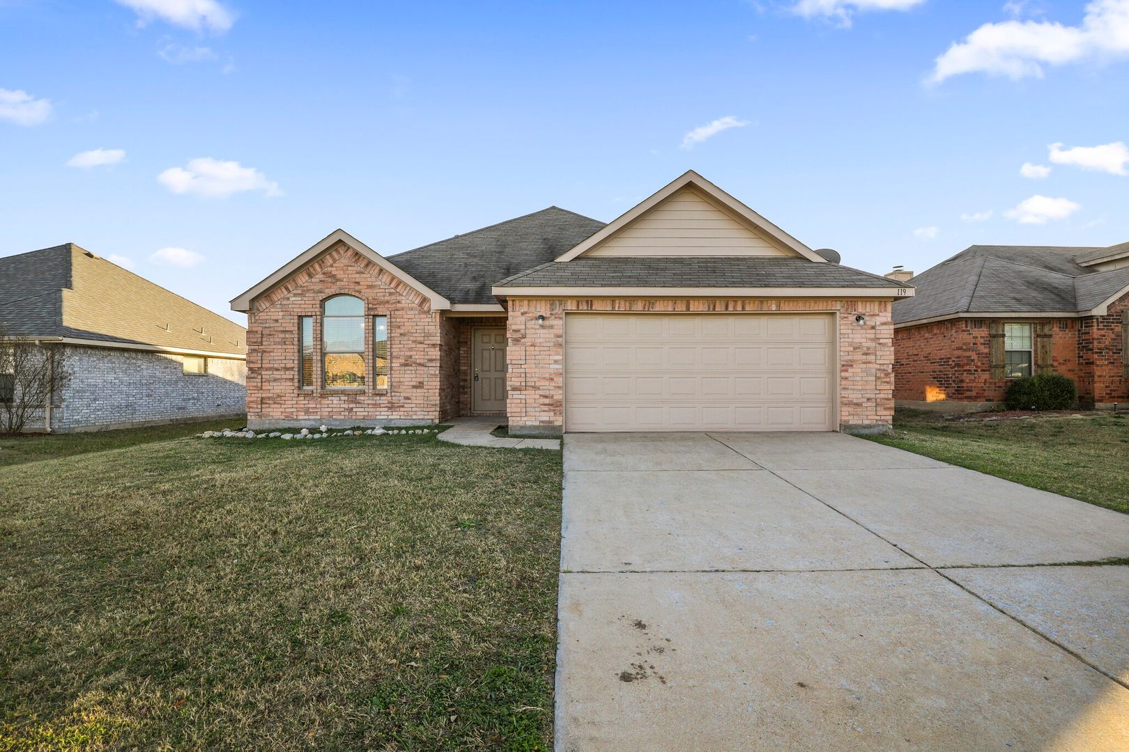 Anna House: 119 Magnolia St