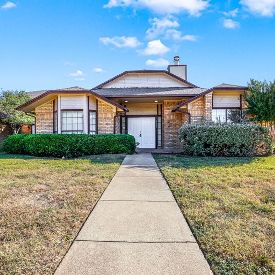 Dallas Apartment: 4043 Saint Christopher Ln