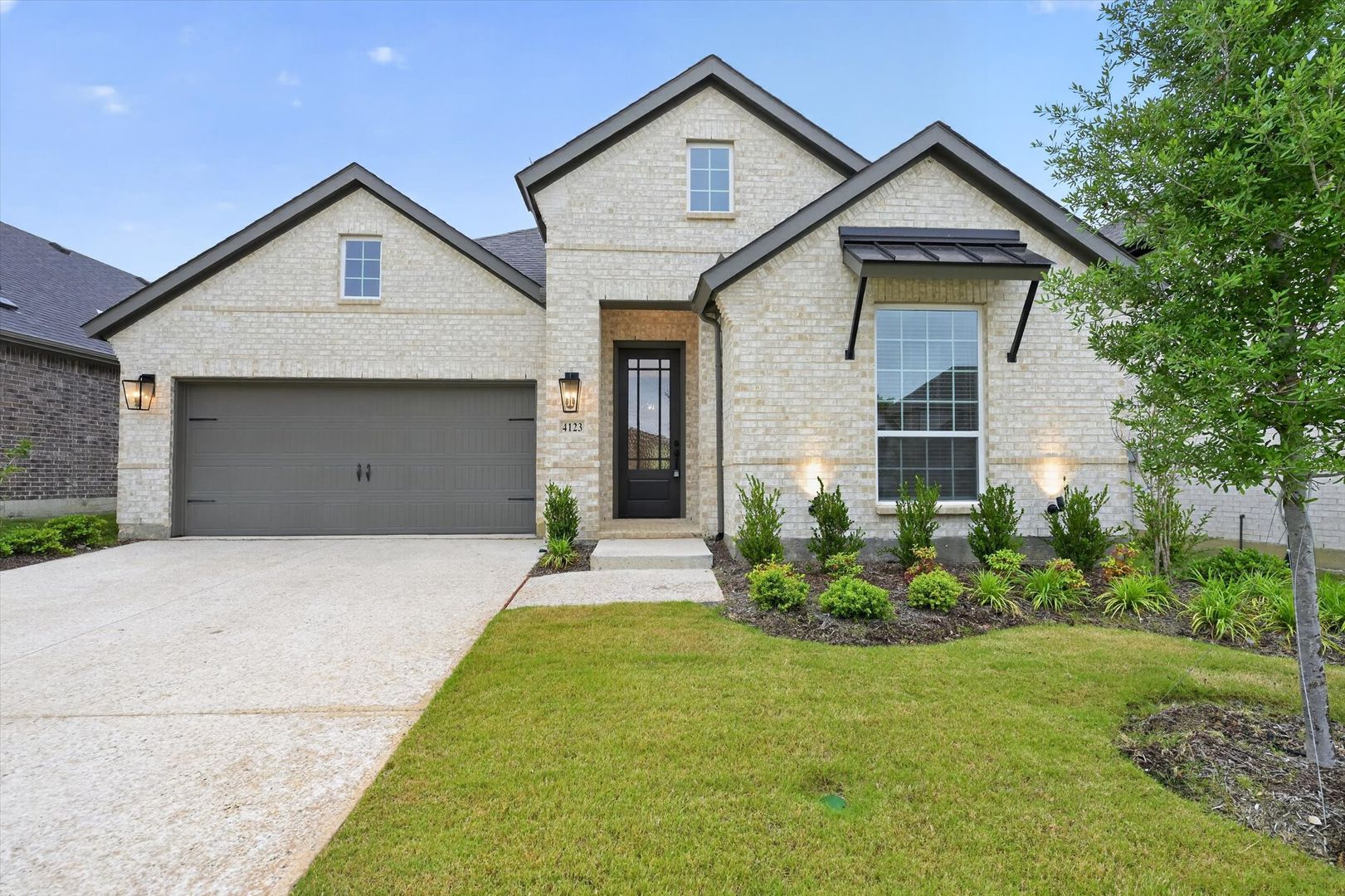 Oak Point House: 4123 Windy Point Road