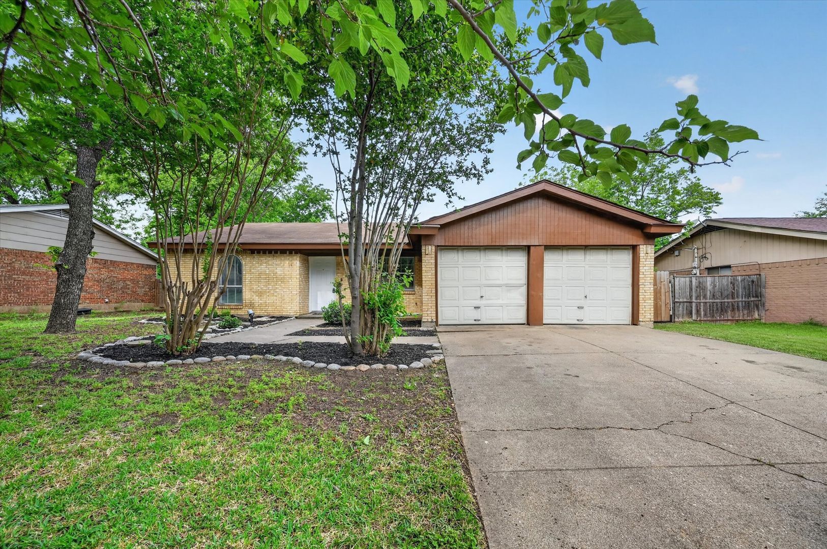 Arlington House: 1604 Homemaker Hills Dr.