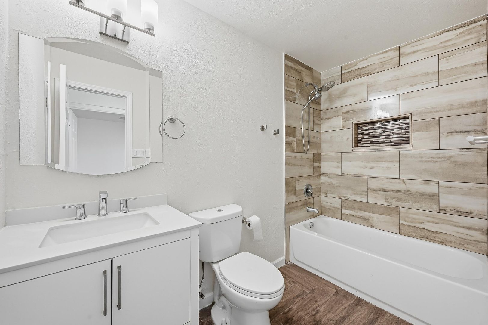 The Colony House: 4645 Carr St