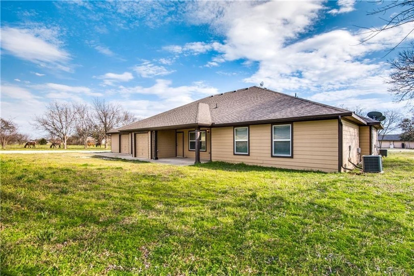 Krum House: 6452 Gregg Road