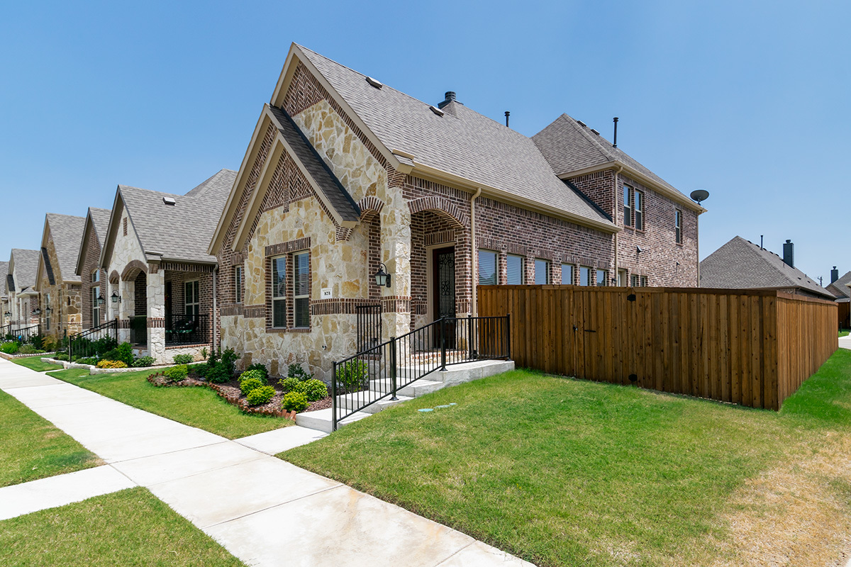 Frisco House: 573 Enfield Dr