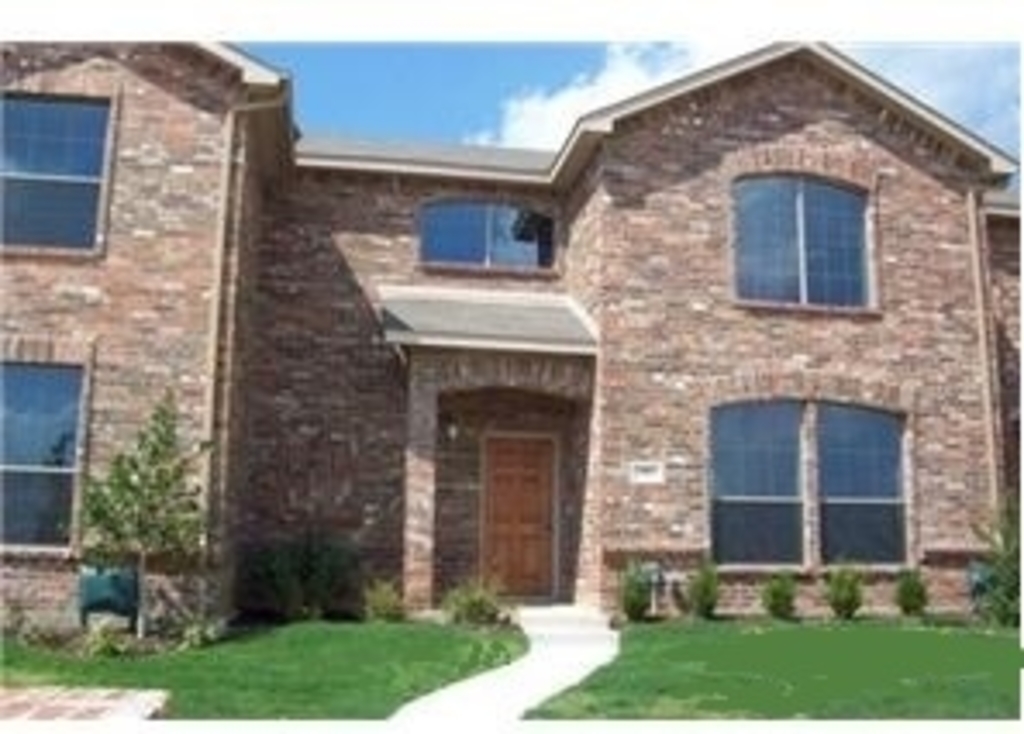 Denton Townhome: 5405 Soledad Dr