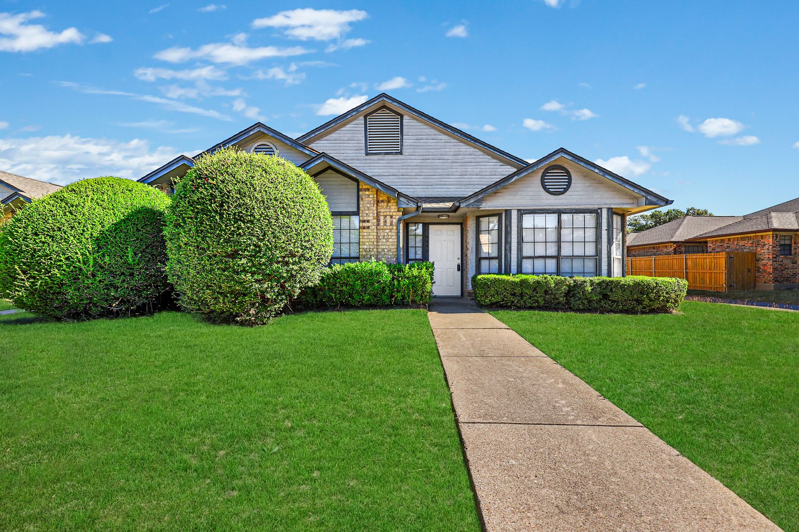Dallas Apartment: 4047 Saint Christopher Ln