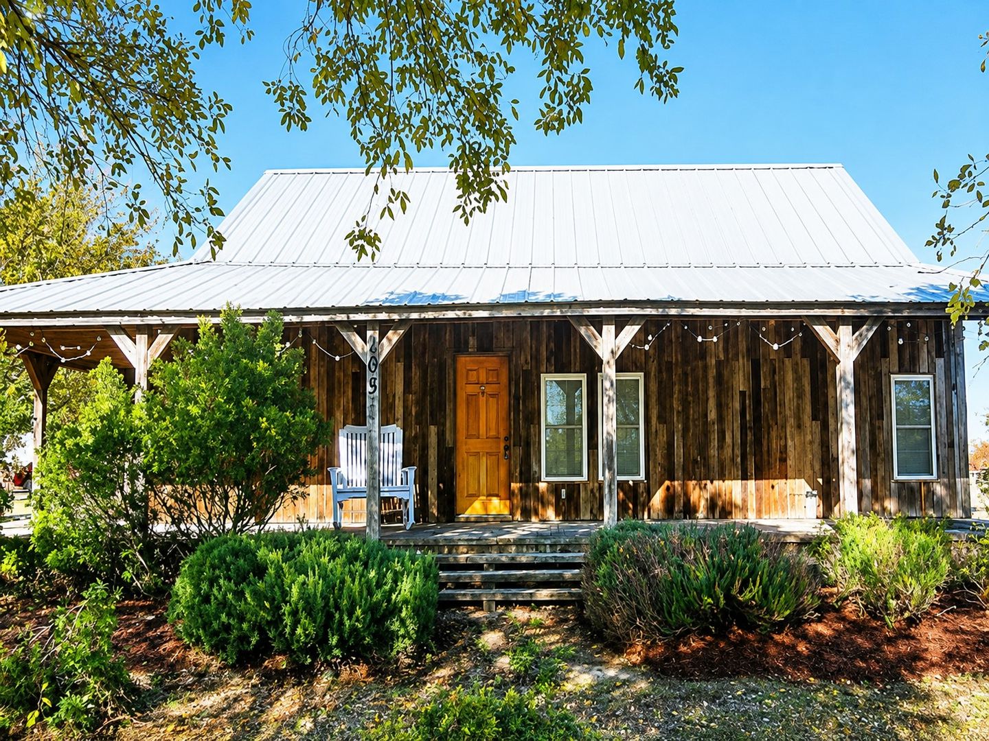 Little Elm House: 205 French Settlement Rd.