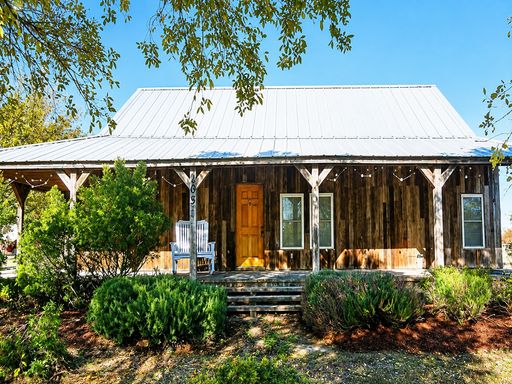 Ranch Style Home With Huge Yard! – photo 1