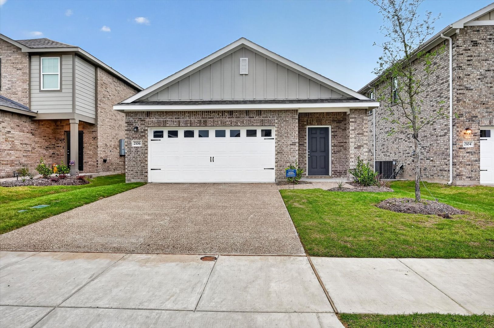 Melissa House: 2106 Prairie Ln