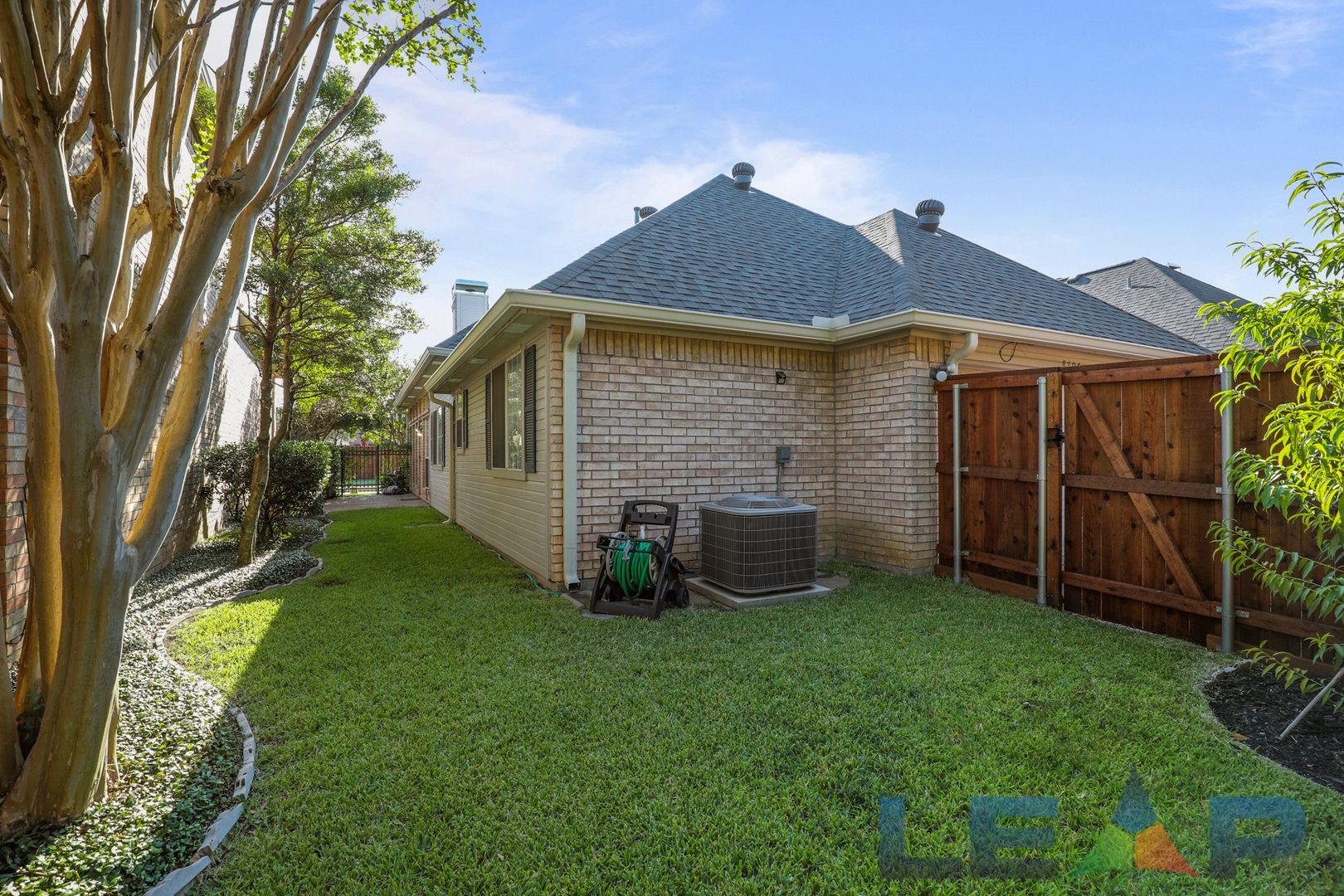 Irving House: 8704 Moss Hill Rd
