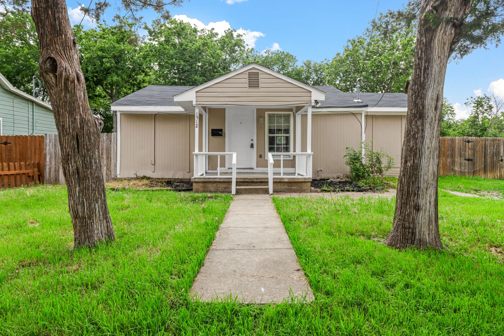 Mckinney House: 1512 West St