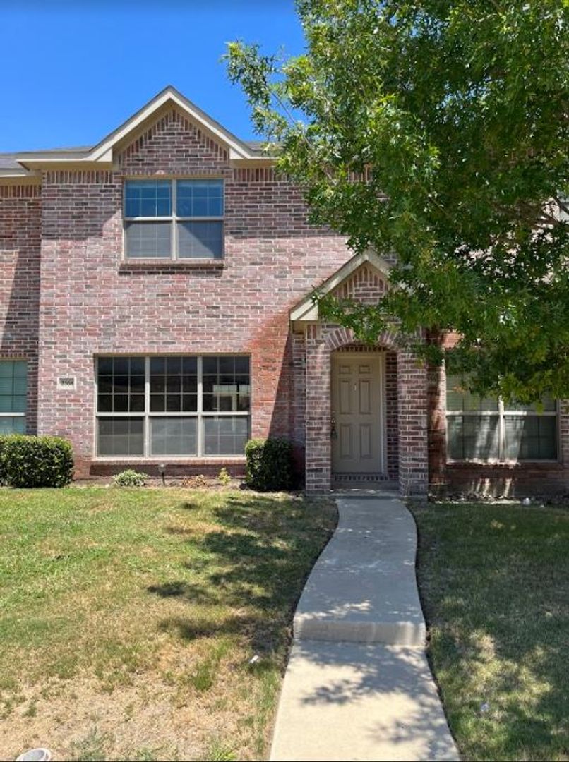 Grand Prairie House: 2360 Calendar Ct