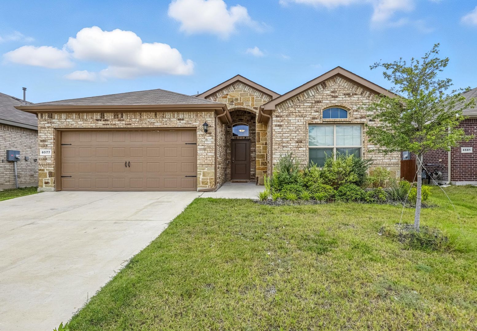 Fort Worth House: 8577 Big Apple Dr