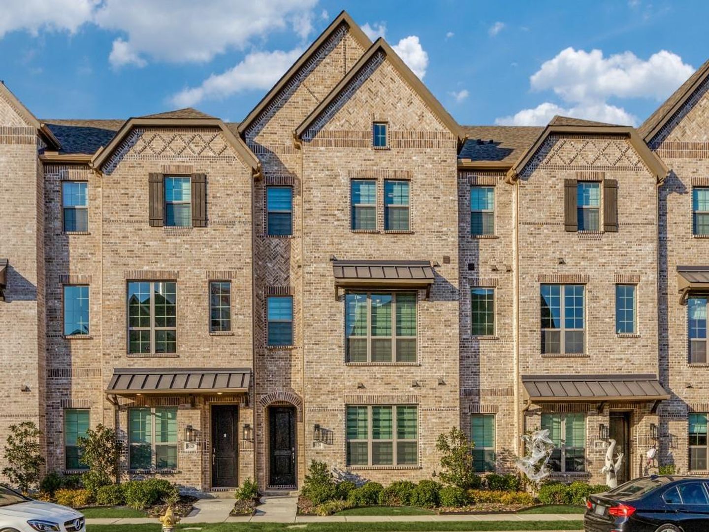 Frisco House: 8126 Foraker St