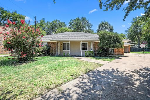 Charming 2 bedroom, 1 bathroom duplex located in McKinney, TX! – photo 1