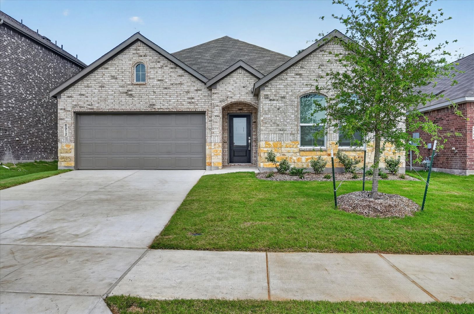 McKinney House: 6912 Steiger Trail